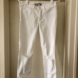 Abercrombie & Fitch NWT Ripped Ankle Jeans